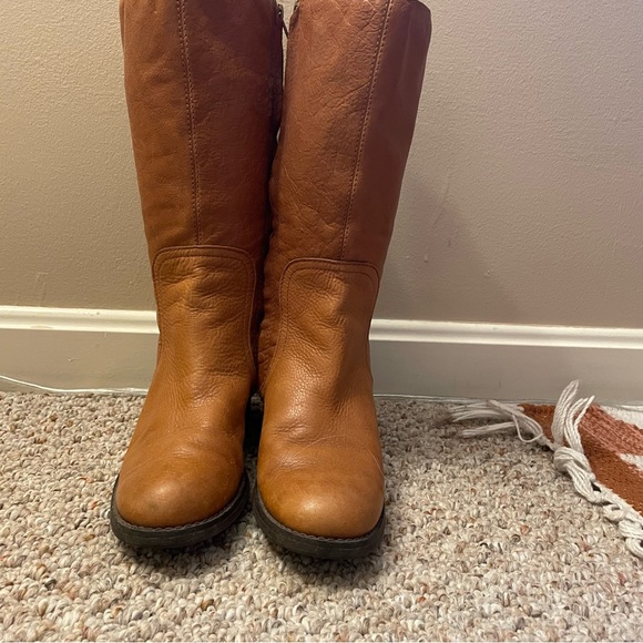 Women’s Brown Boots - Picture 2 of 4